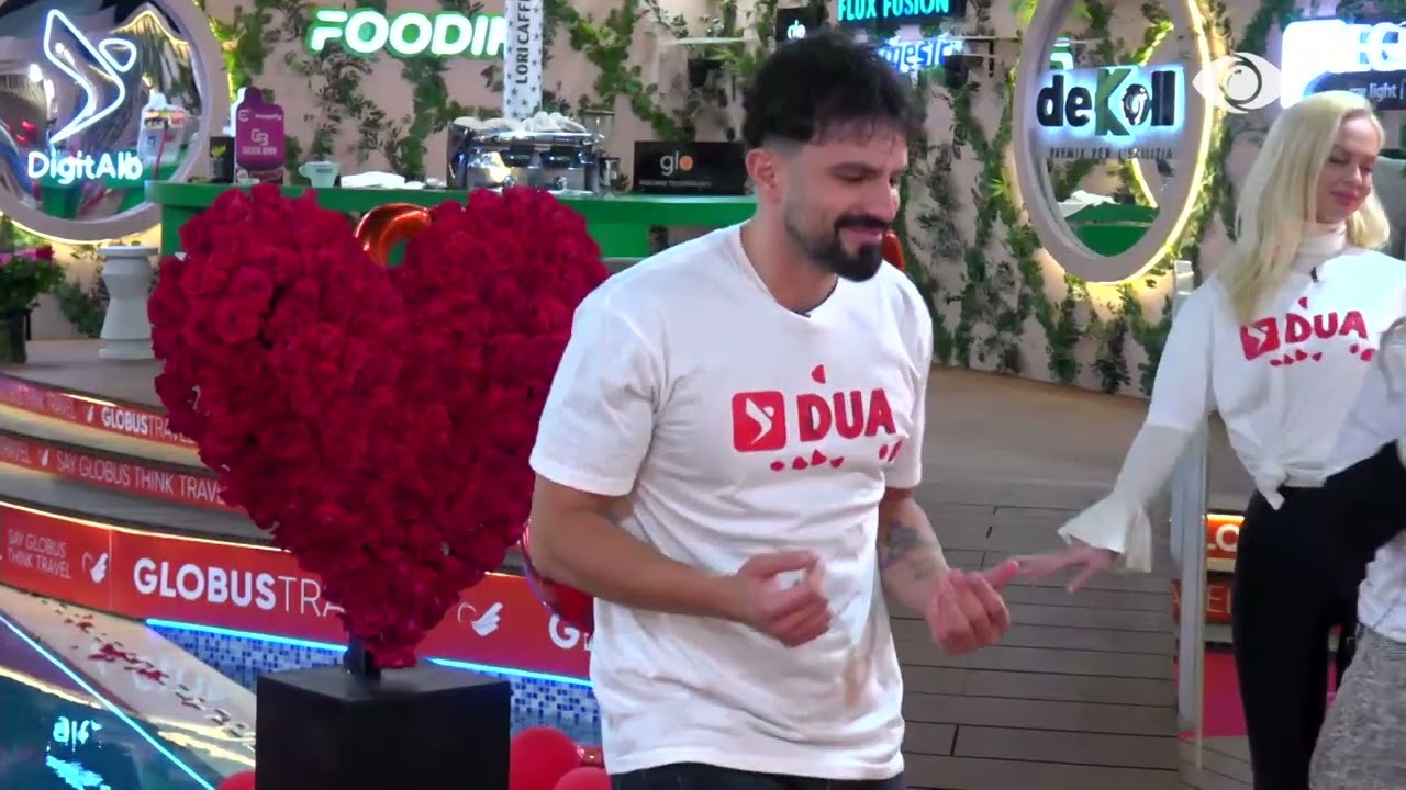 Atmosferë e ngrohtë në shtëpi/ Gerta, Danja, Aldo dhe Laerti kërcejnë së bashku