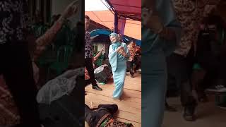 Download lagu Cewe Cantik kesurupan gara-gara lagu bangbung hideung Part 1 mp3 Download lagu Cewe Cantik kesurupan gara-gara lagu bangbung hideung Part 1 mp3