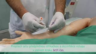 Proplach setu předplněnou stříkačkou Omniflush® s uzávěrem SwabCap®