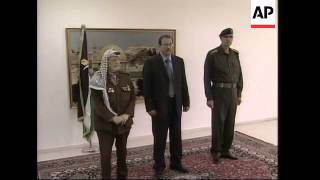 WRAP Israeli troops, refugees flee, Arafat spokesman reax