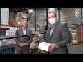 Lions Club en Provincie schenken 45.000 mondkapjes aan Voedselbank