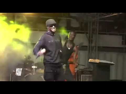 Bonne semaine à vous c’est en travaillant qu’on devient quelqu’un Je vous envoie plein d’ondes