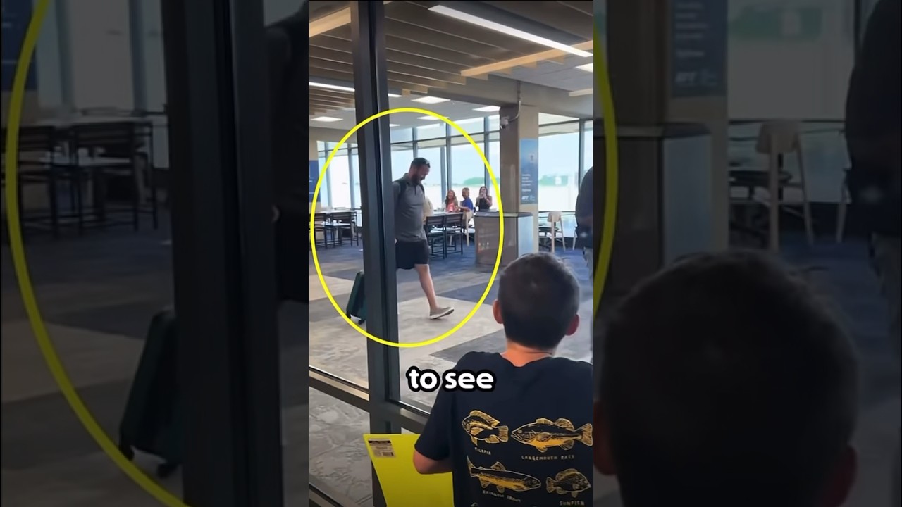 Son welcoming his dad at the airport with hilarious sign🤣
