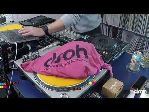 DSOH 770 - weekly Deep House DJ Mix by Lars Behrenroth - recorded live at Deeper Shades HQ