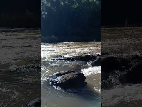 Rio Corumbataí do sul, Godoy Moreira PR. Aqui desse água com pressão.