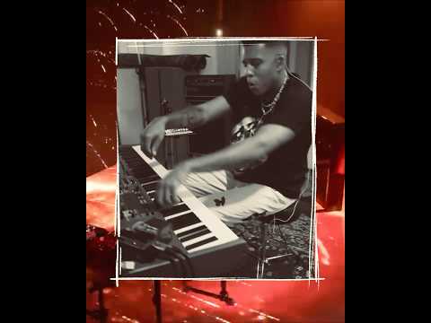 This is the outro section to an epic electronica wild storm - one of my favs to play 🎻🎹🤌🏽