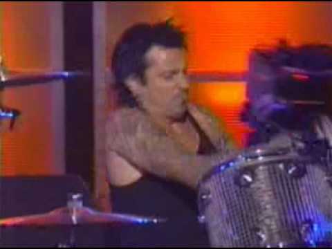 Sum 41 Performing A Rock Medley