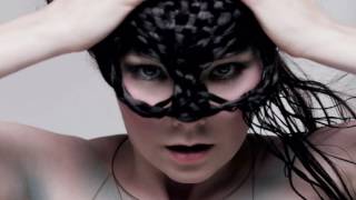 Björk / Who Is It (Carry my joy on the left, carry my pain on the right)