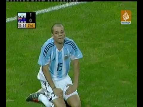 Andrés D'Alessandro - Dribble 1 - Athens 2004: Argentina vs Australia