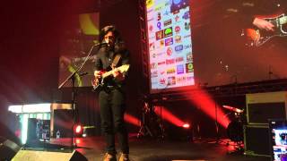 Benny Tipene - Lonely (Live)