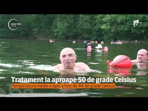 O baie la aproape 50 de grade Celsius pare un tratament pentru zilele friguroase de iarnă
