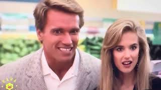 Twins (1988) supermarket scene - (reversed)