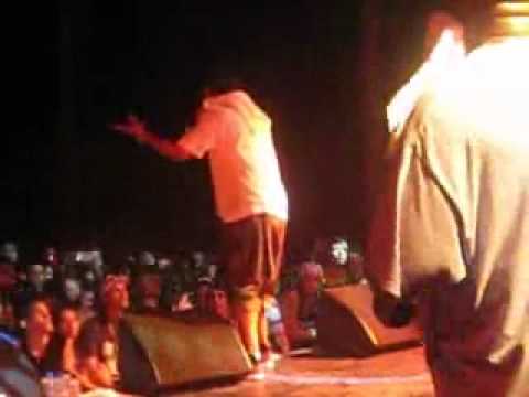 LEGGEZIN feat KINETIC 9"MO POVO LUTA  live in Paris