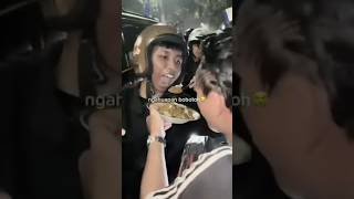 Download lagu part 1 Momen Lucu Bobotoh Saat Konvoi Persib Juara🤣 #persib #persibbandung mp3