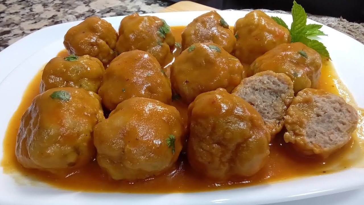 Meatballs in onion sauce, a delicious recipe that you'll love so much you won't be able to stop e...