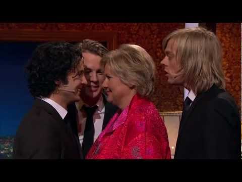 Ylvis -You raise me up (Acapella) (Erna Solberg) Fox  (Full HD)