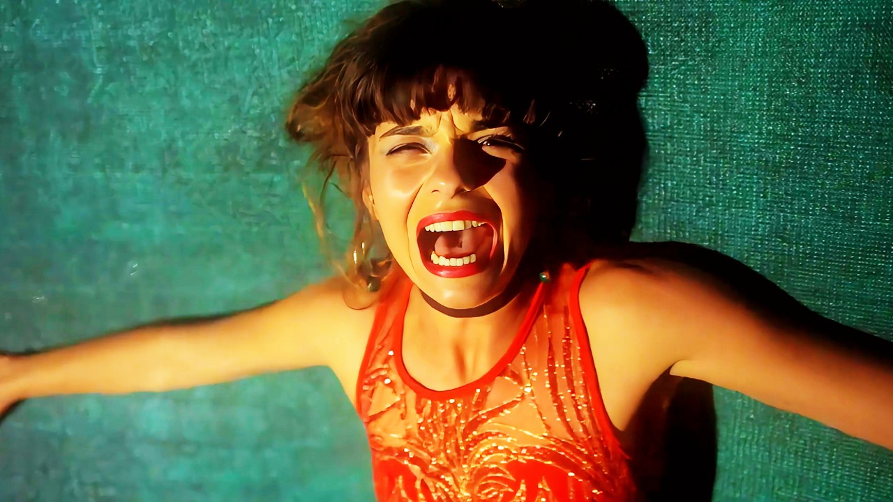 They Came to Fix Their Marriage… Then a 6-Headed Shark Attacked