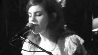 Terra Naomi - Never Quite Discussed (Live)