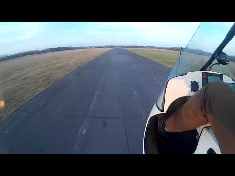 low pass motolotnią, lotnisko Oleśnica