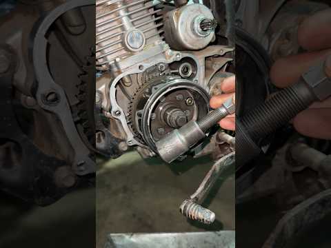 Como extraer volante de magneto de forma correcta y herramienta adecuada #moto #mecanicademotos