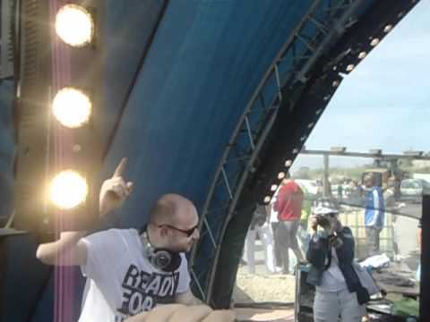 Ronny K. playing From Somewhere - Luminosity Beach - Zandvoort (NL) - 23.06.2012