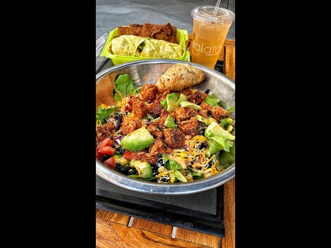SOUTHWEST SALAD 🥬💃🏻 w/ BBQ Chicken! Build your own salads (all salads can also be made into a wrap)