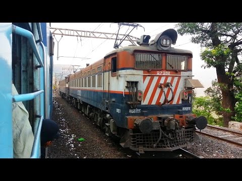 Unmatched Parallel Descending Action | 3 Trains & 34,720 horsepower of 7 Locomotives