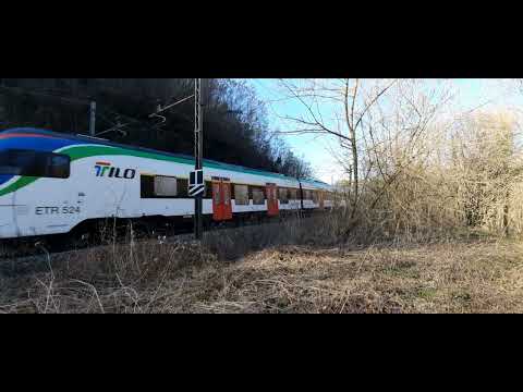 il tranquillo transito di un TILO (ETR 524 in doppia).