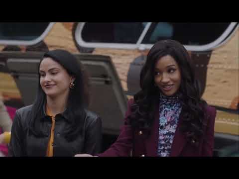 Toni shows her baby to friends - Riverdale 5x15