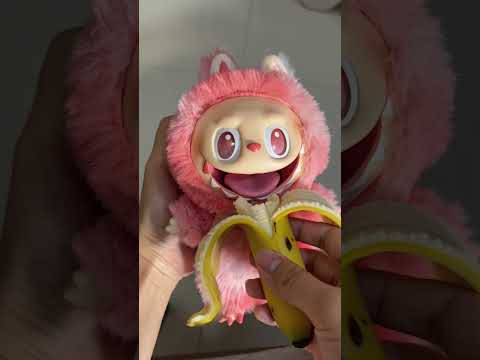 Labubu says it is related to banana😂#labubu #cute #toys #funny #funnytoys