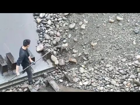 Barges loading and unloading 3600 tons of cobblestone, true workers