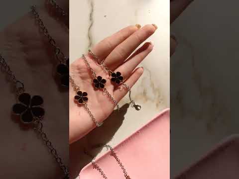 Cute flower bracelet DM to place your order on insta beaded_jewellery_15#jewellery