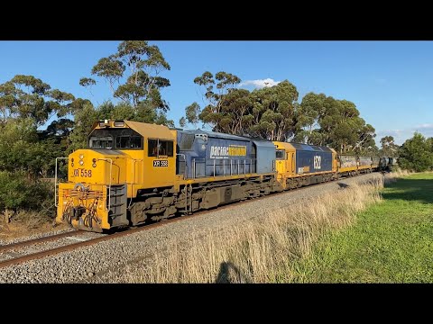 Down 9155 Pacific National grain with XR558 and G522 from Geelong heading towards Ballarat 15/5/2023