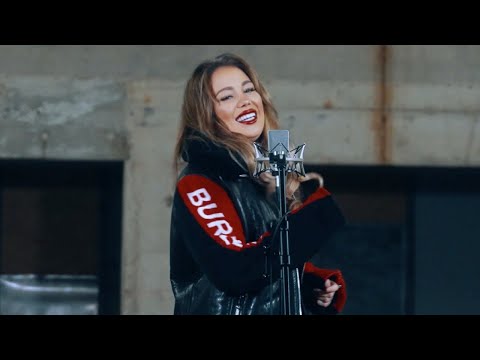 Paula Douglas – Urban Weihnachts Mashup 12/20 (prod. by SVD)
