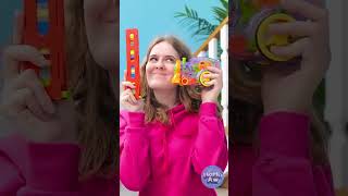 AN AMAZING DOMINO MACHINE