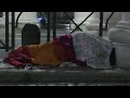 Una notte con i clochard in Piazza San Pietro Una notte con i clochard in Piazza San Pietro