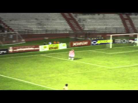 Goleada PE - Gol de pênalti de Bruno Meneghel Náutico 5x1 Salgueiro