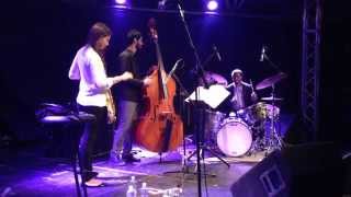 Melissa Aldana Crash Trio feat. Francisco Mela & Pablo Menares - Turning
