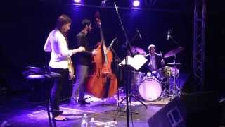 Melissa Aldana Crash Trio feat. Francisco Mela & Pablo Menares - Turning