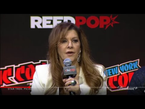 Leftist whackjob Marina Sirtis attacks Trump at New York Comic Con 2022