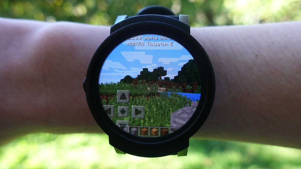 I played MINECRAFT on my smartwatch...