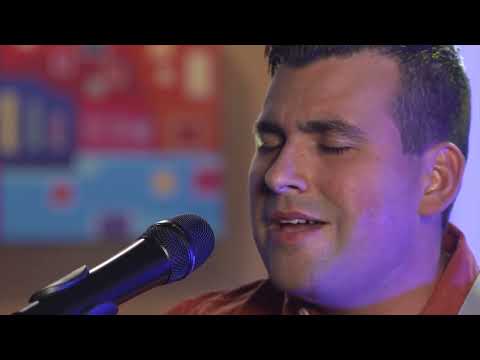Es su amor - Despinal (acústico) | Vive Más Tv
