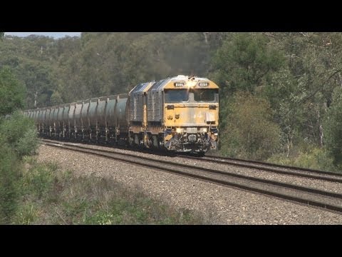 Empty down / loaded up : EMD's at work : Australian Railways