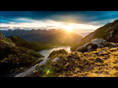 Rowen Reecks & Waysons - Tourist ft Lizzy Dent