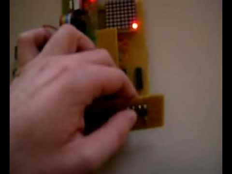 ATmega8 8x8 LED Matrix Pong