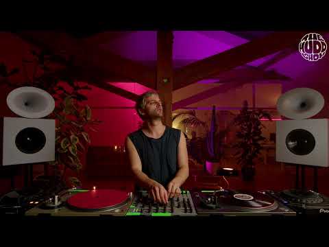 Liquid Earth | themuddshow