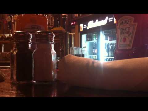 Random guy at McNellies starts singing opera