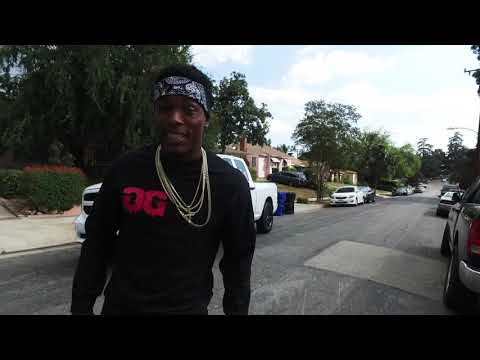 Pose 2 - Bullet x Paymi Kash [shot by @stunnamuhfugga]