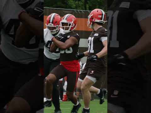 Pickett hits Thrash over the middle!