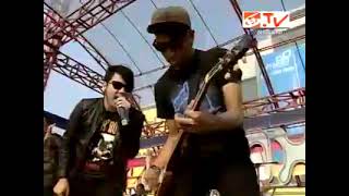 Download lagu Five Minutes - Teman Biasa - live mp3